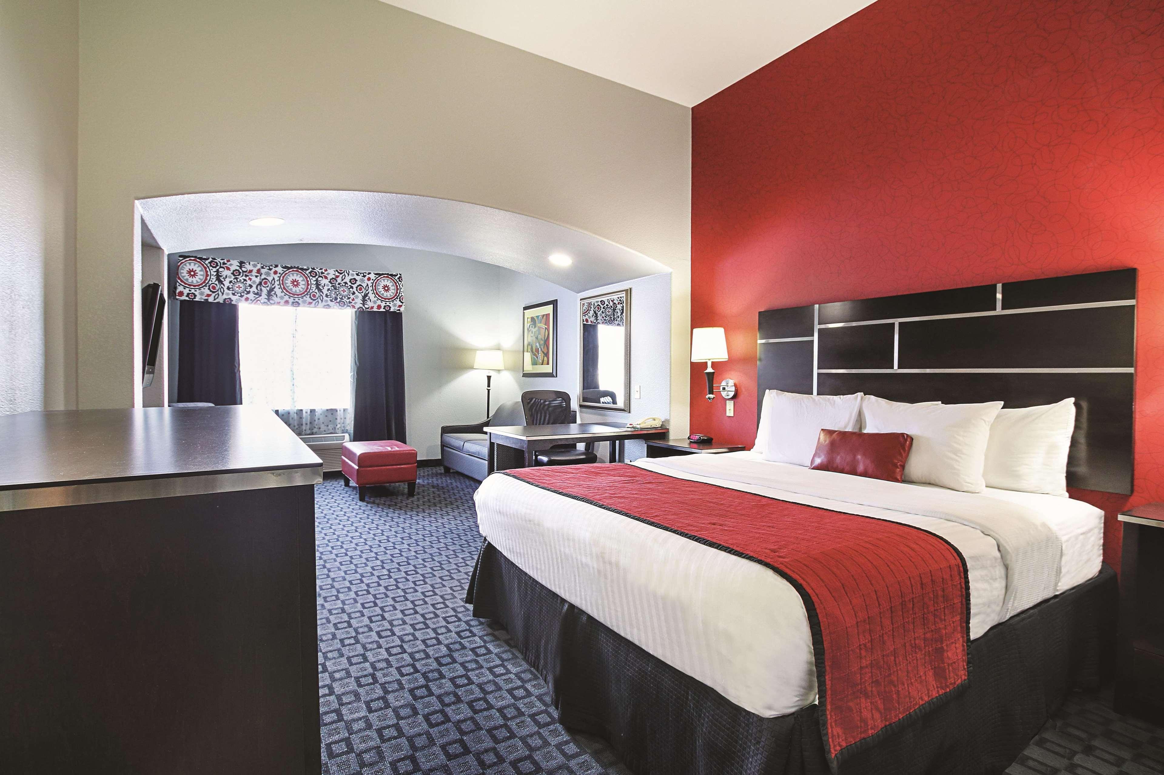 La Quinta Inn & Suites By Wyndham South Dallas - Hutchins Екстериор снимка